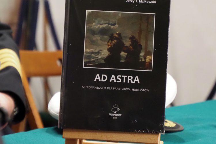 Wodowanie książki "AD ASTRA" Jerzego Idzikowskiego